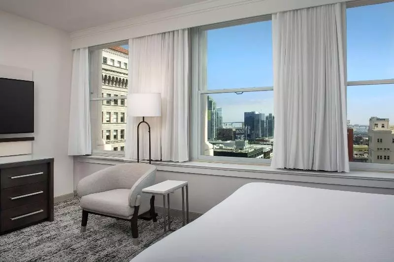 اتاق استاندارد با تخت بزرگ, Courtyard By Marriott San Diego Downtown