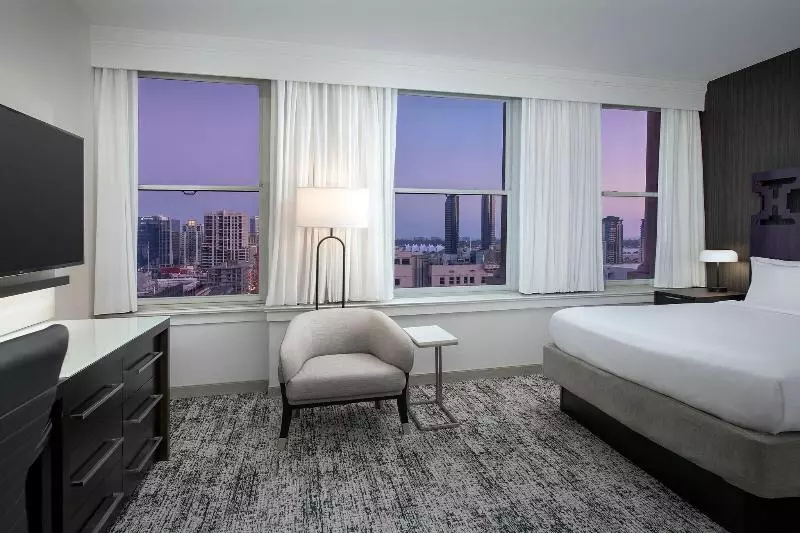 اتاق استاندارد با تخت بزرگ, Courtyard By Marriott San Diego Downtown