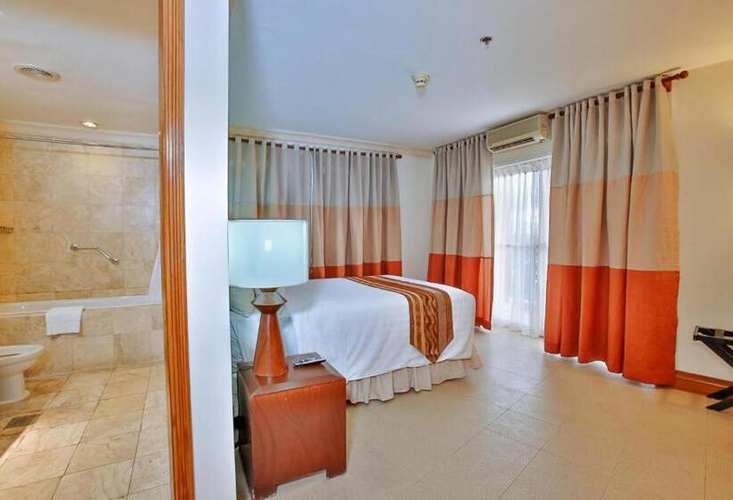 2 Bedroom Deluxe Suite, Crown Regency Suites Mactan