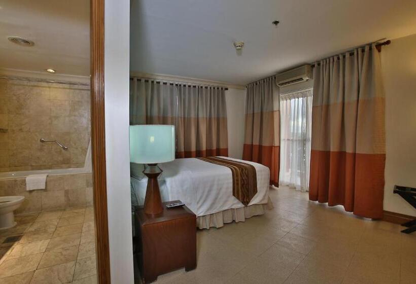 2 Bedroom Deluxe Suite, Crown Regency Suites Mactan