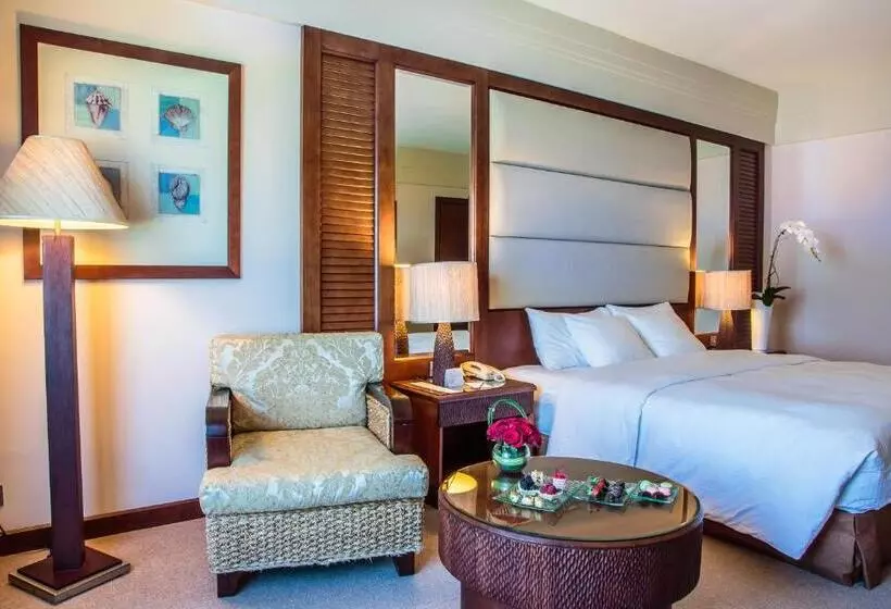 Deluxe Room King Size Bed