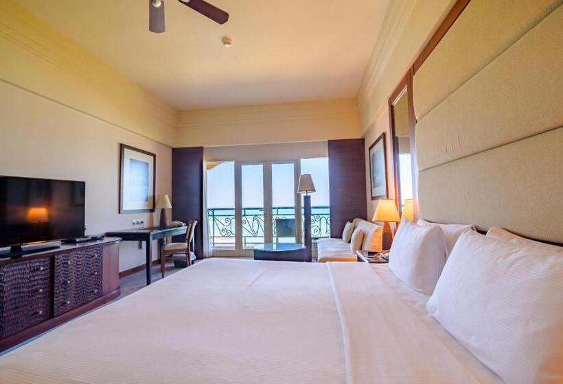 Club Room King Bed, Danat Jebel Dhanna Resort