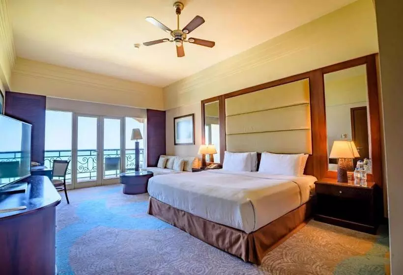 キングサイズベッドのクラブルーム, Danat Jebel Dhanna Resort