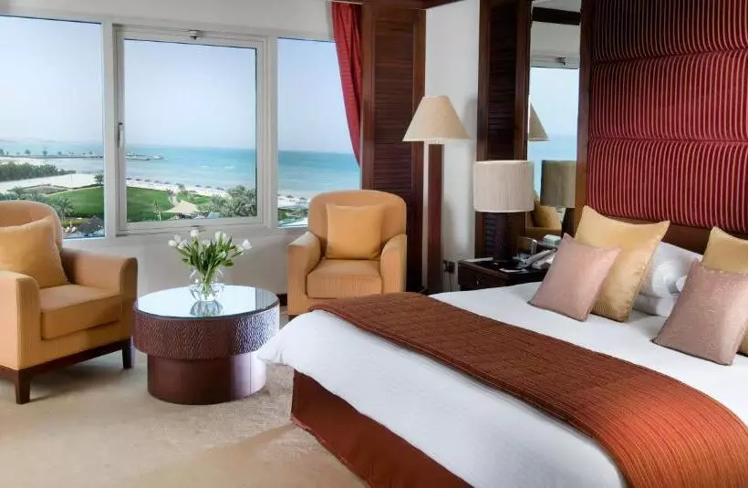 プレジデントスイートルーム, Danat Jebel Dhanna Resort