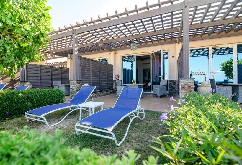 کلبه ییلاقی, Danat Jebel Dhanna Resort