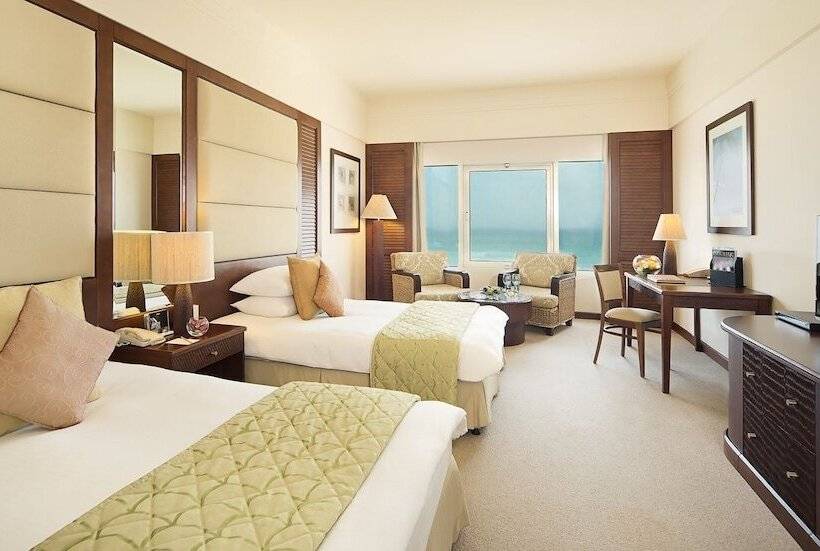 کلبه ییلاقی, Danat Jebel Dhanna Resort