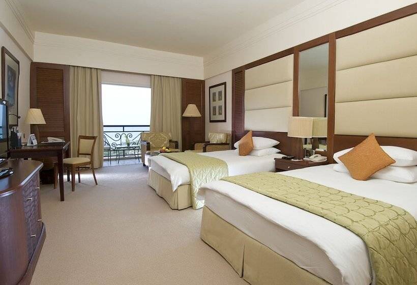 کلبه ییلاقی, Danat Jebel Dhanna Resort