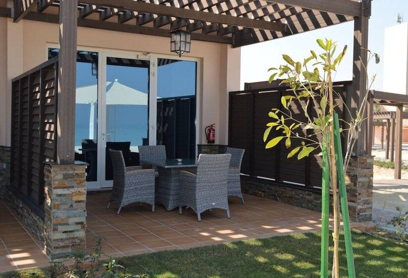 کلبه ییلاقی, Danat Jebel Dhanna Resort