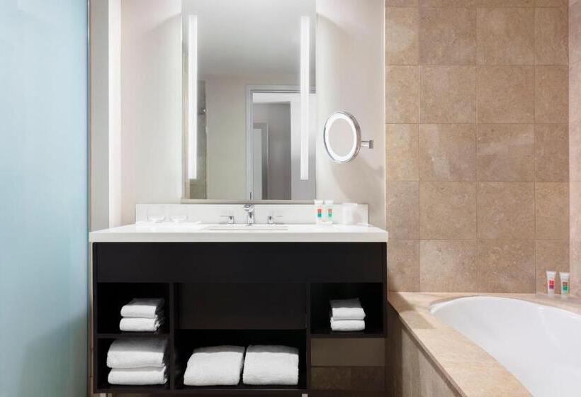 Стандартный Номер Кровать Кинг, The Lofton Hotel, Tapestry Collection By Hilton