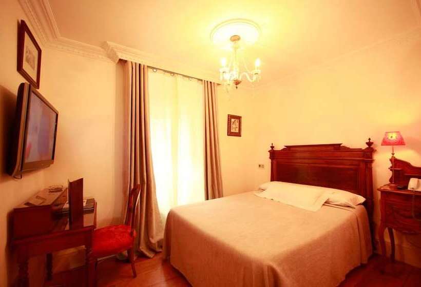 이코노미 룸, Monumento Pazo De Orban