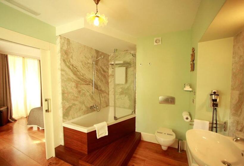 수피리어 룸, Monumento Pazo De Orban