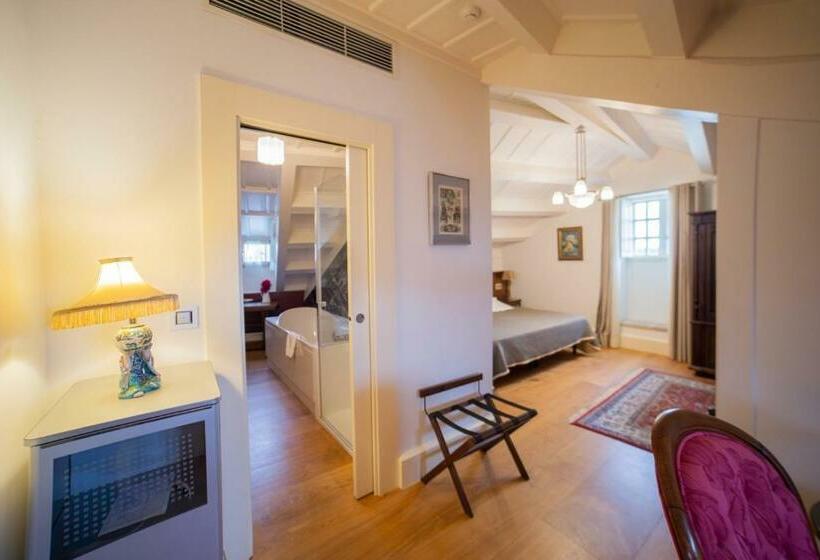 스위트, Monumento Pazo De Orban