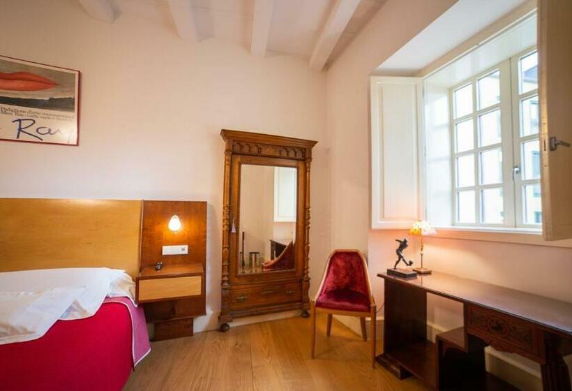 스위트, Monumento Pazo De Orban