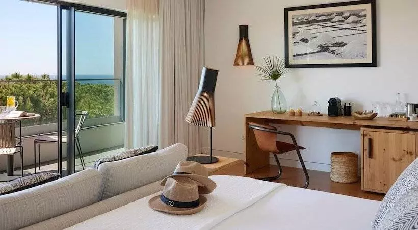 اتاق لوکس با چشم‌انداز دریا, Octant Praia Verde