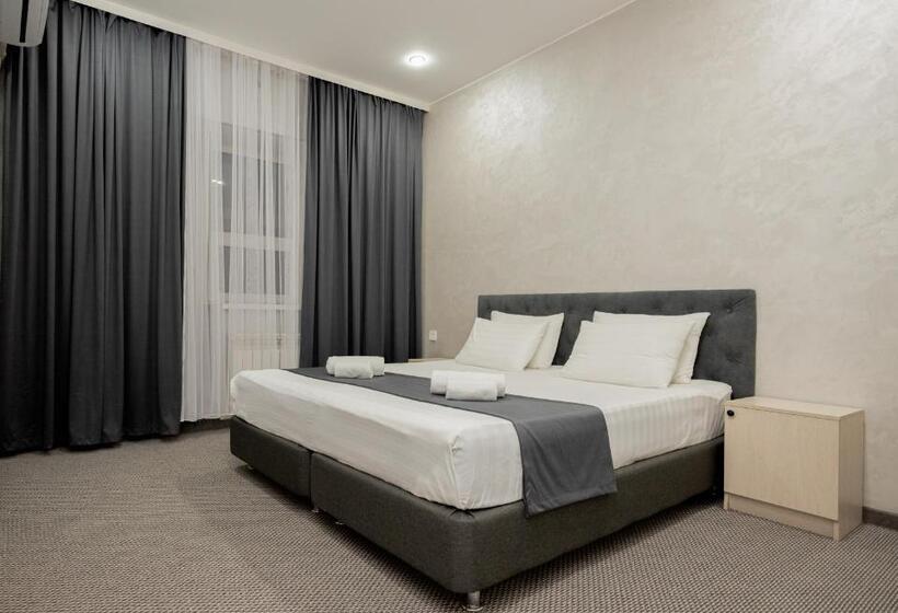 Standard Room, Rush
