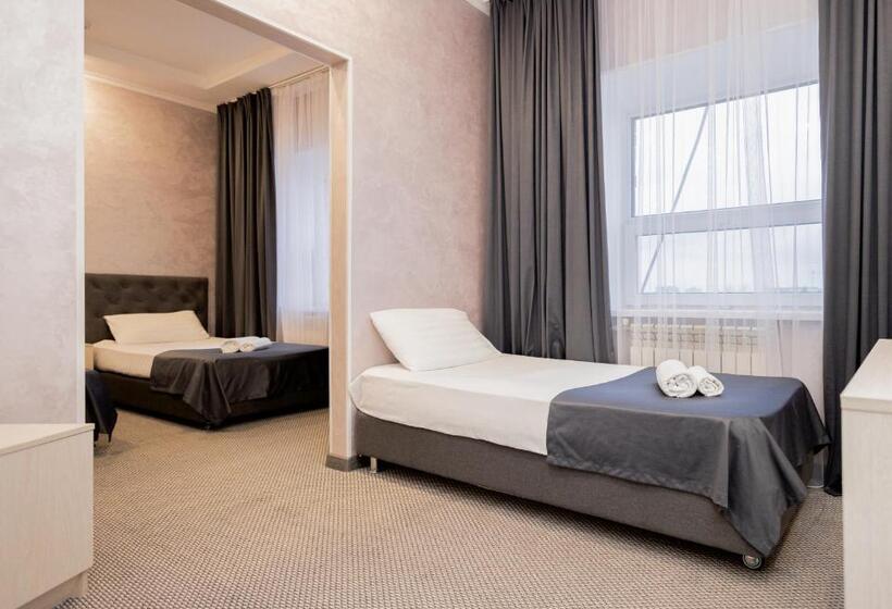 اتاق استاندارد سه نفره, Rush