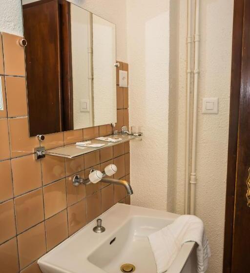 اتاق استاندارد با سرویس بهداشتی مشترک, St. Gervais