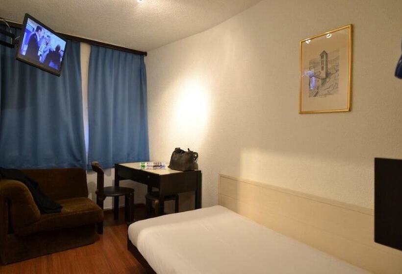 اتاق استاندارد یک تخته با سرویس بهداشتی مشترک, St. Gervais