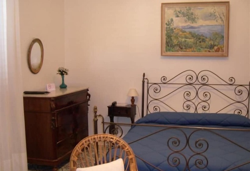 标准三人间, Villa Diana