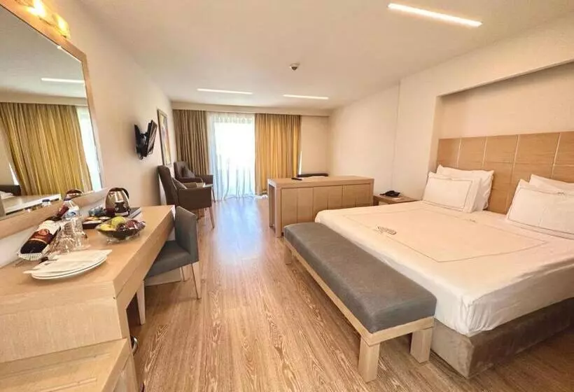 سوییت جونیور, Bellis Deluxe Hotel & Heated For Winter Aqua Park