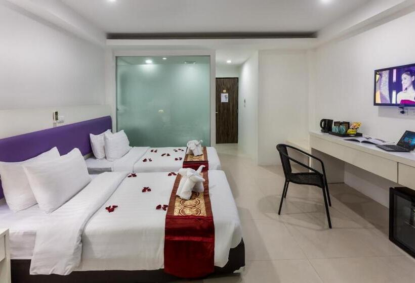 수피리어 룸, Armoni Patong Beach
