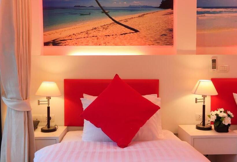 디럭스 룸, Armoni Patong Beach