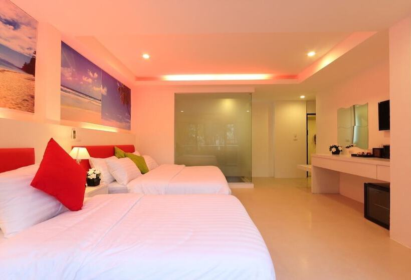 디럭스 룸, Armoni Patong Beach