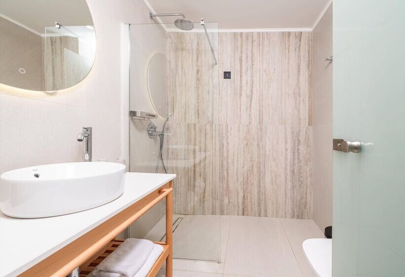 标准间, D Andrea Mare