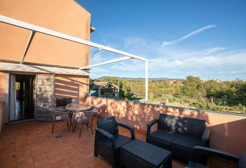 带露台的套间, Era Conte