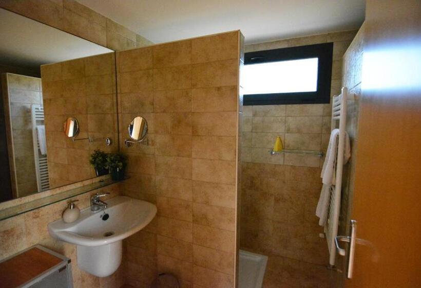 带露台的套间, Era Conte