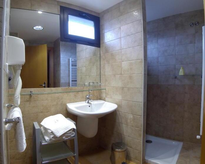 基本三人间, Era Conte