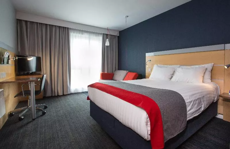 Standard-invahuone, Holiday Inn Express Hamilton, An Ihg