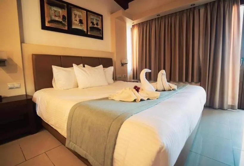 اتاق خانوادگی با چشم‌انداز دریا, Lemnos Village Resort