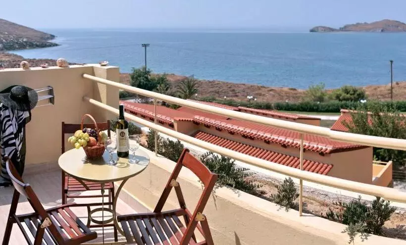 اتاق خانوادگی با چشم‌انداز دریا, Lemnos Village Resort