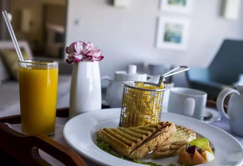 سوئیت با بالکن, Montebelo Girassol Maputo