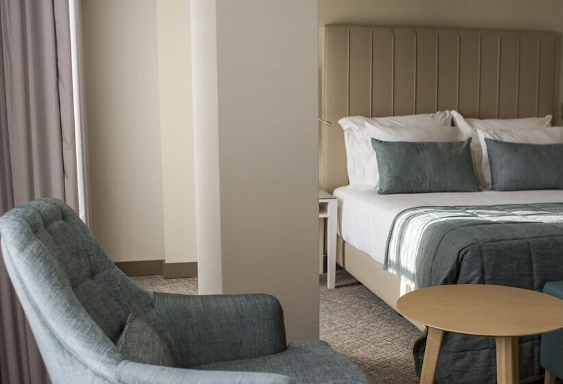 발코니가 있는 스위트, Montebelo Girassol Maputo