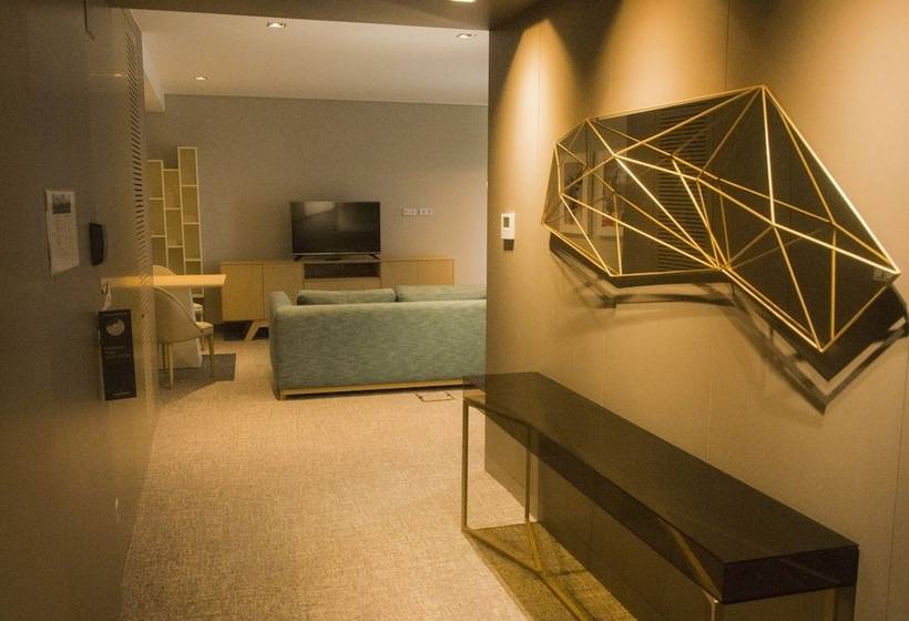 풀장 전망 스위트, Montebelo Girassol Maputo