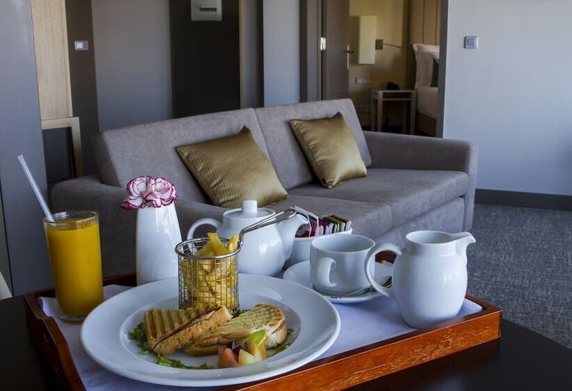 풀장 전망 스위트, Montebelo Girassol Maputo