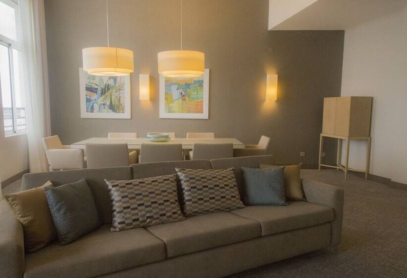 프레지덴셜 스위트, Montebelo Girassol Maputo