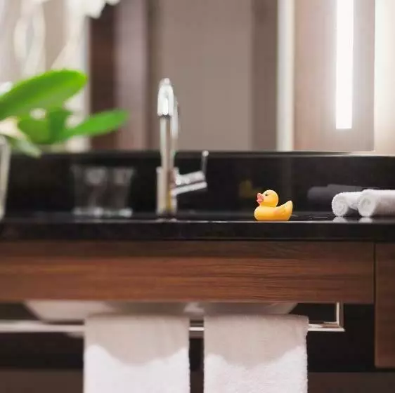 Superior-huone, Mövenpick Hotel Izmir