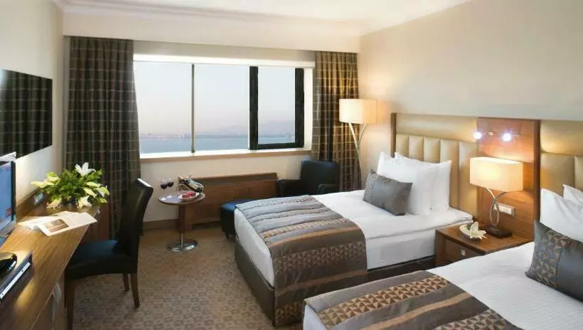 Superior-huone, Mövenpick Hotel Izmir