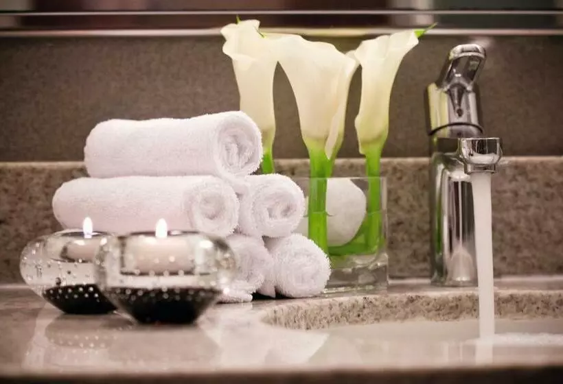 Superior-huone, Mövenpick Hotel Izmir
