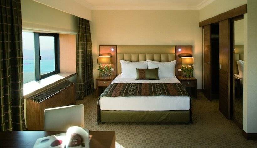 수피리어 전망 룸, Mövenpick Hotel Izmir
