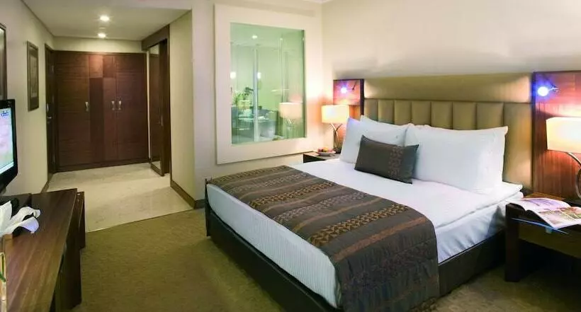 Superior-huone, Mövenpick Hotel Izmir