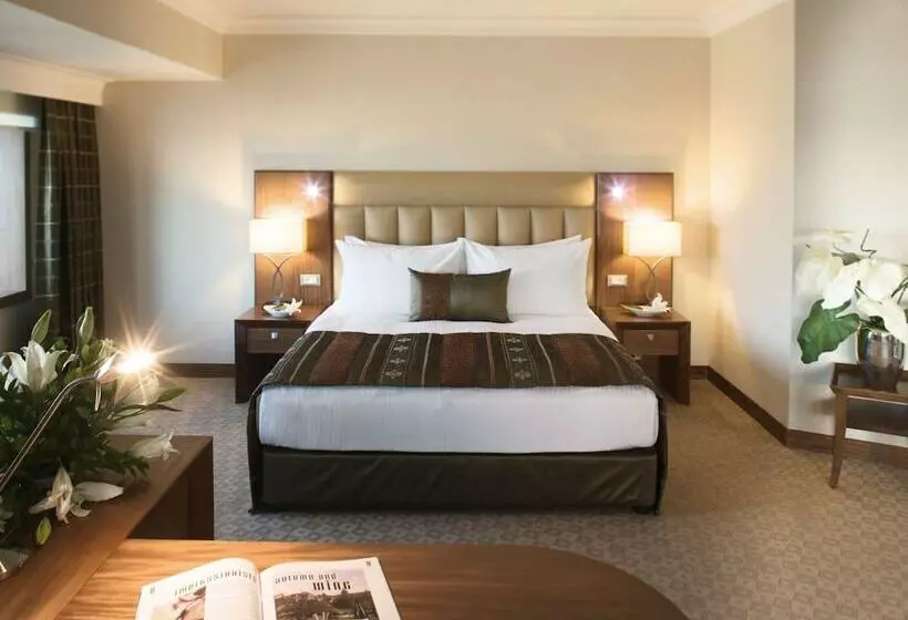 Superior-huone, Mövenpick Hotel Izmir