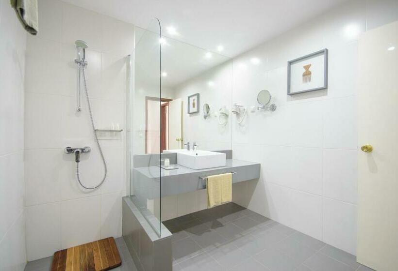 سوییت, Oasis Porto Grande