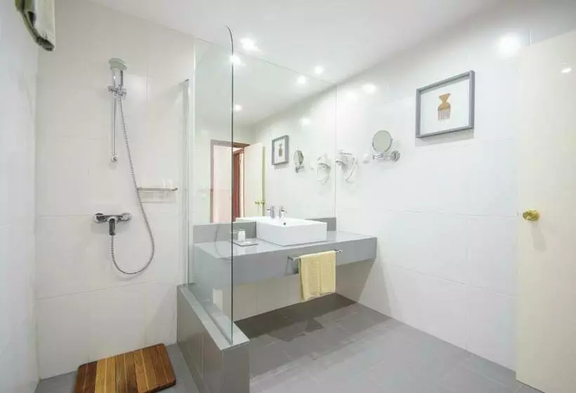 سوییت, Oasis Porto Grande