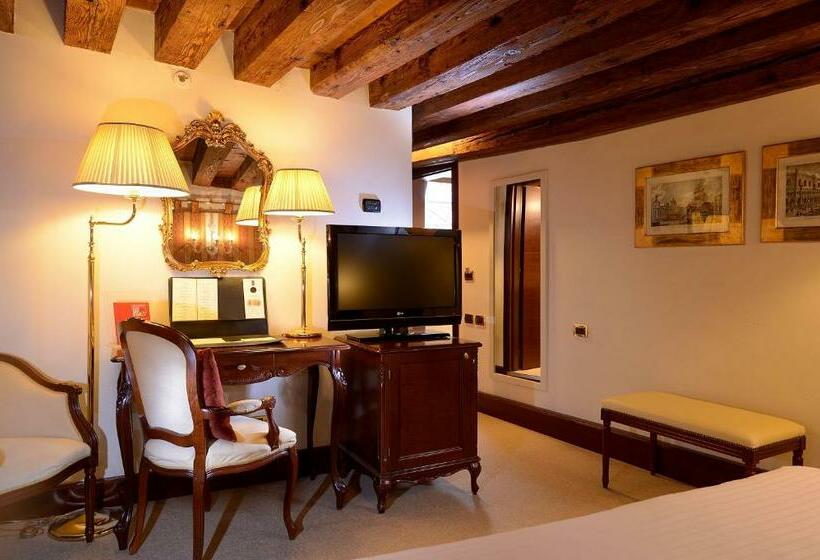 اتاق کلاسیک, Ruzzini Palace