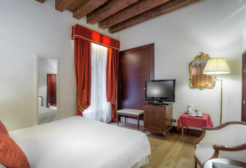 اتاق کلاسیک, Ruzzini Palace