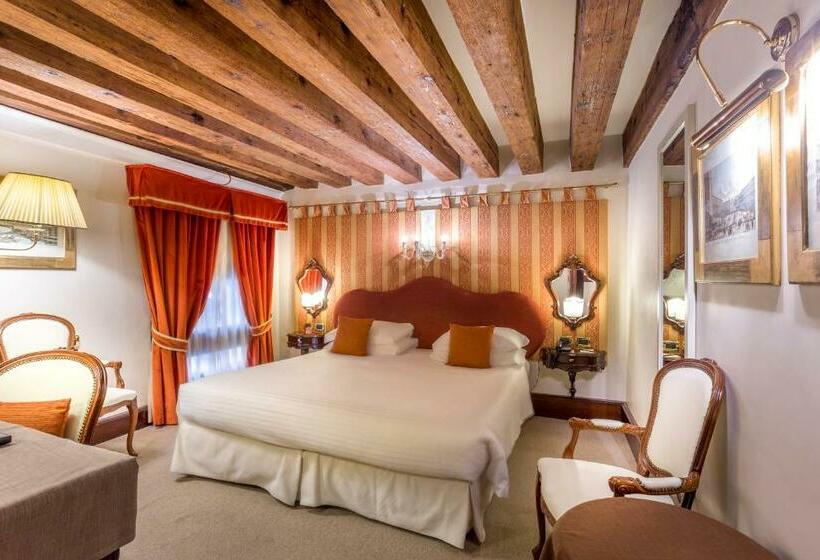 اتاق کلاسیک, Ruzzini Palace